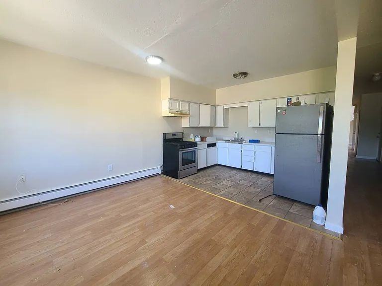 41 Nelson St - Photo 3 of 6