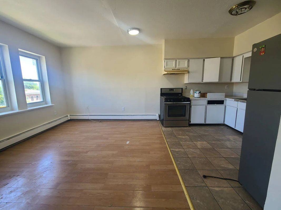 41 Nelson St - Photo 4 of 6