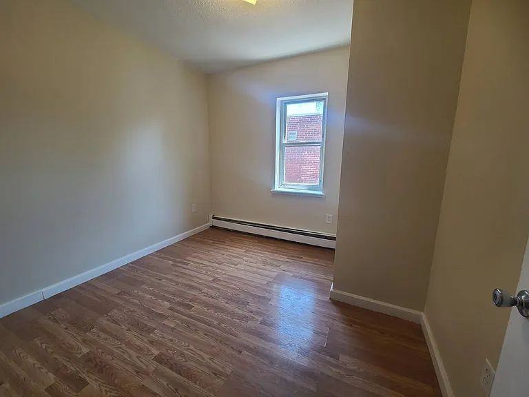 41 Nelson St - Photo 5 of 6
