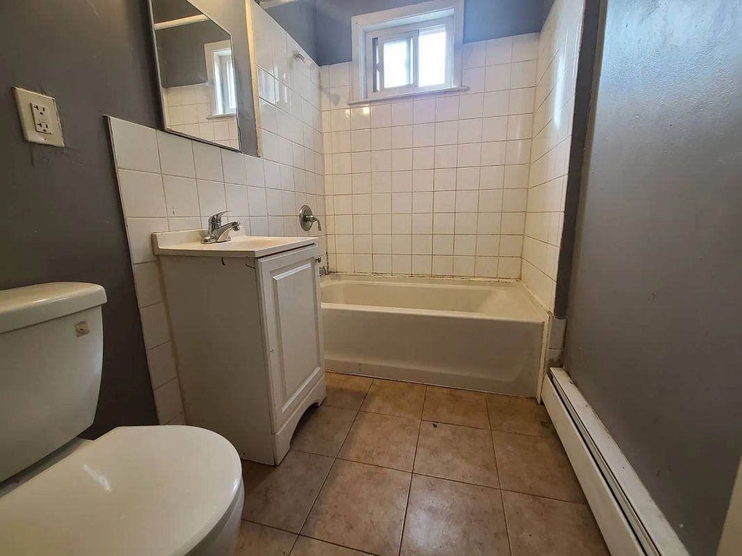 256 Mather St - Photo 3 of 6