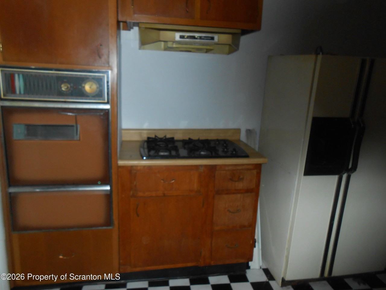 716 Landis St - Photo 2 of 10