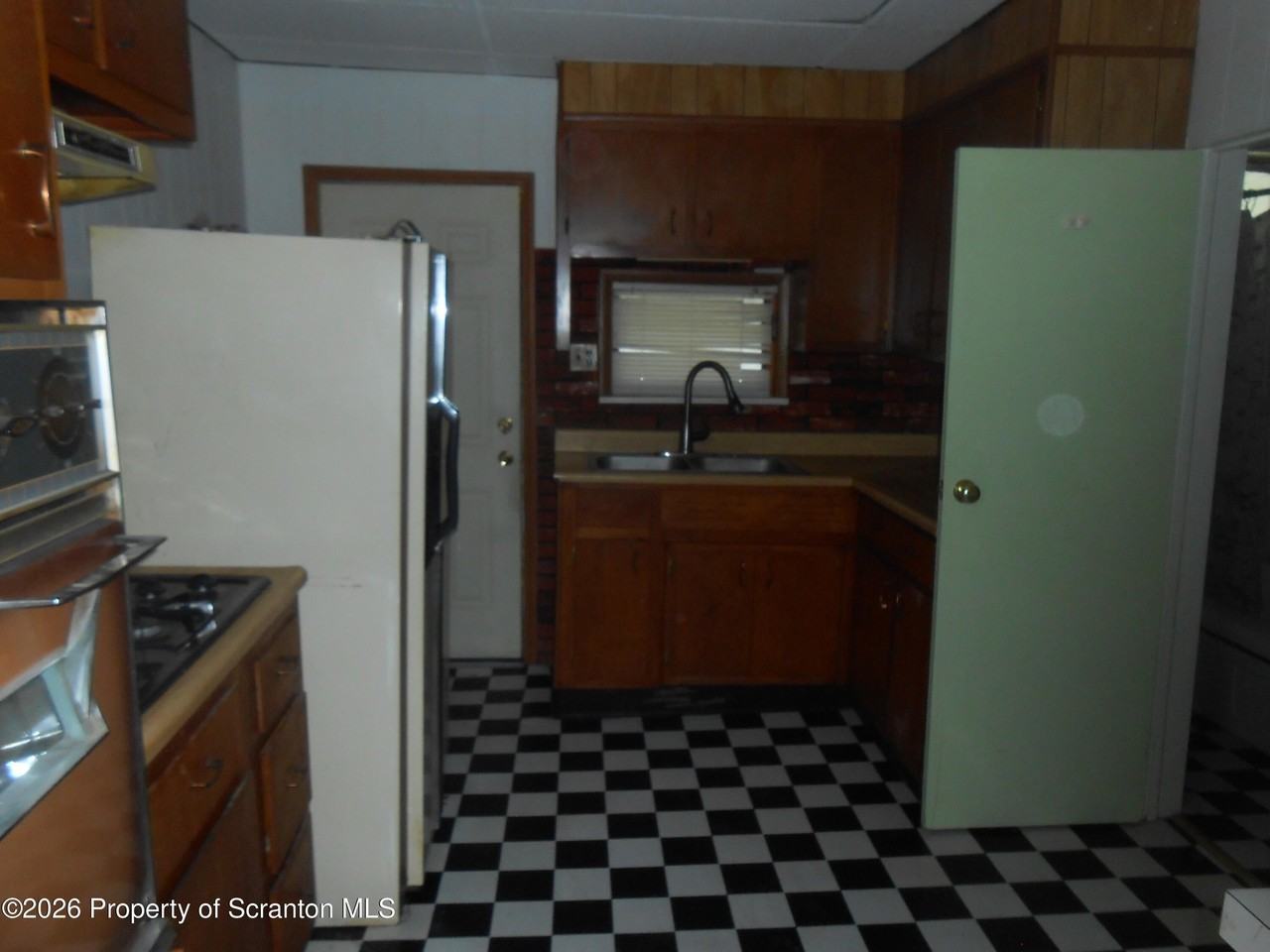 716 Landis St - Photo 3 of 10