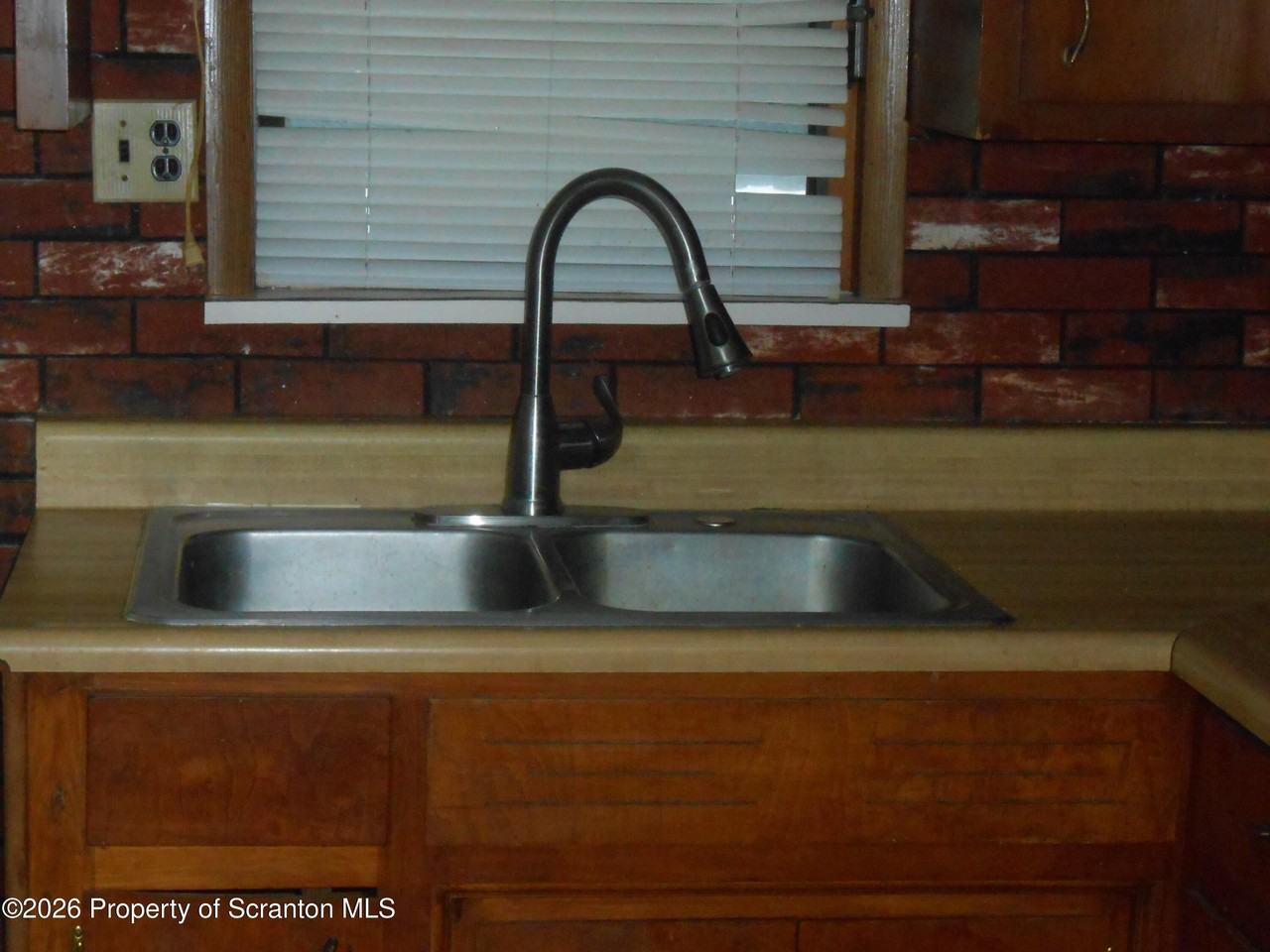 716 Landis St - Photo 4 of 10
