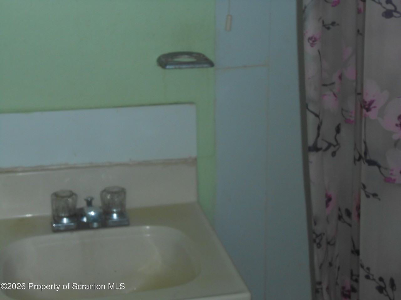 716 Landis St - Photo 5 of 10
