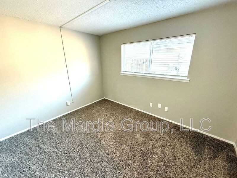 8740 Santa Rosa Dr - Photo 7 of 12