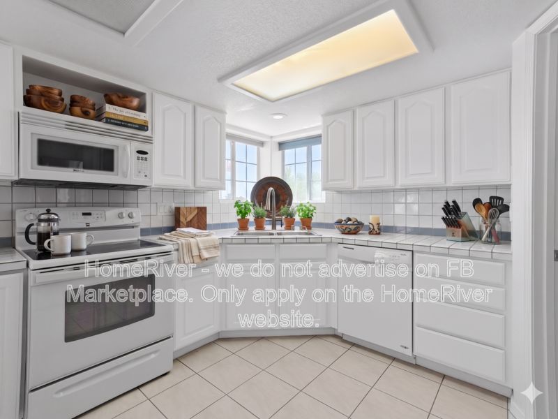1697 Cardinal Dr - Photo 3 of 24