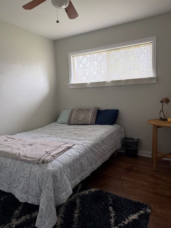 425 S Harlan St - Photo 7 of 11