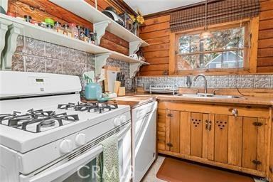 301 E Barker Blvd - Photo 7 of 23