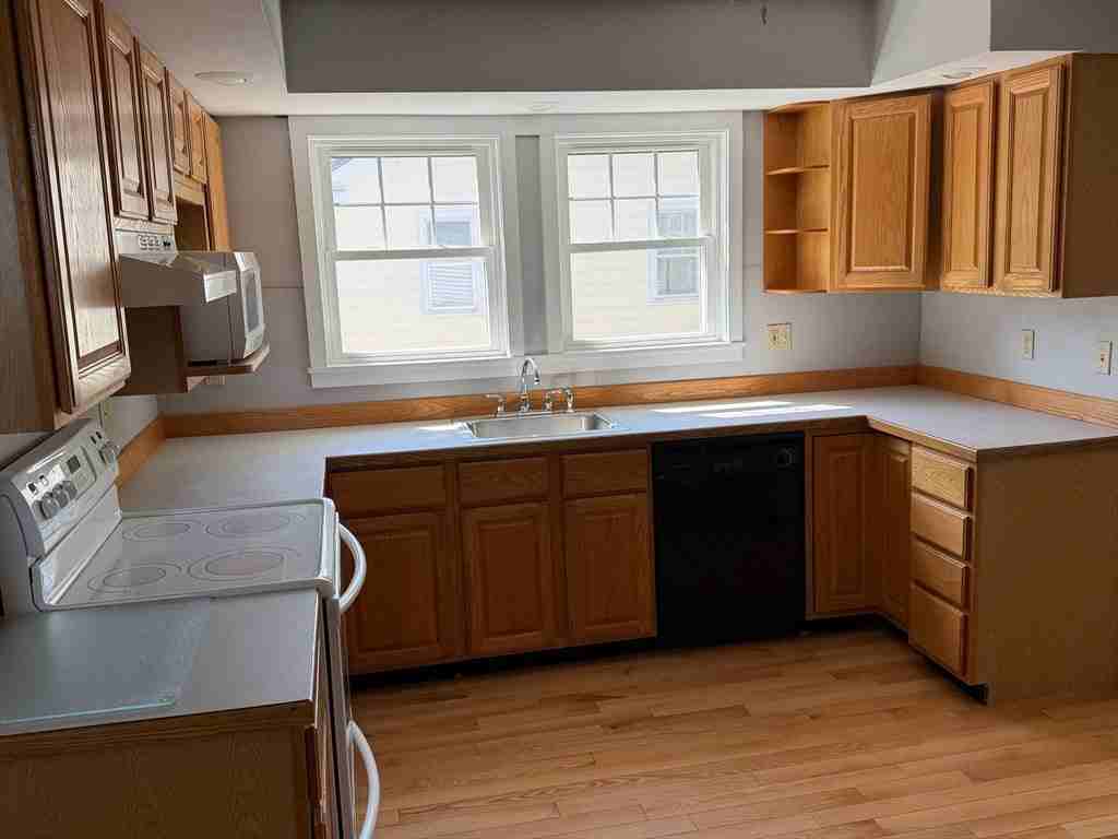 56 S Main St - Photo 3 of 22