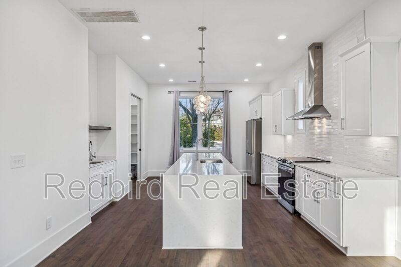 2050 Mckinley St - Photo 7 of 36