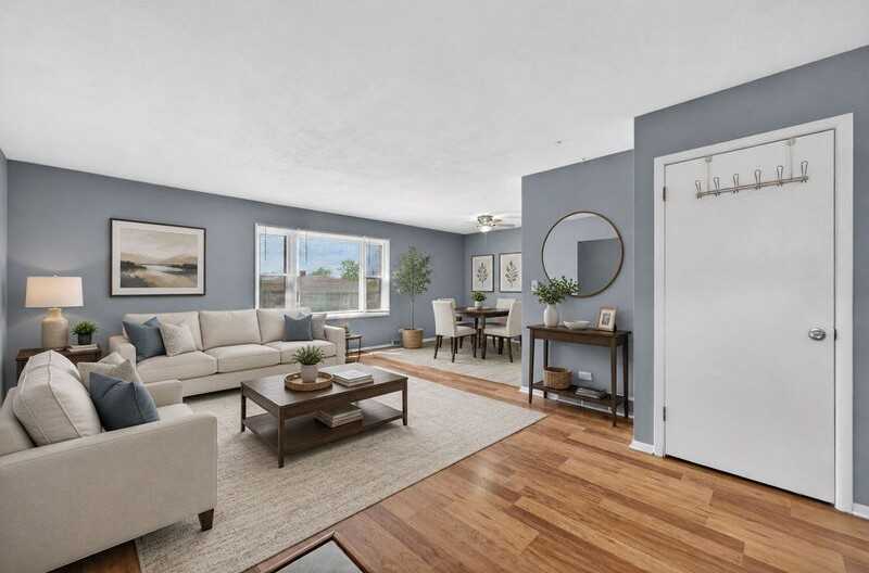 5870 Garrett Ln - Photo 4 of 11