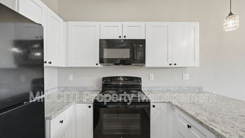 7210 John Palmer #101 - Photo 3 of 34
