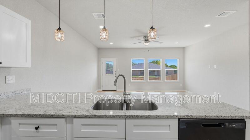 7210 John Palmer #101 - Photo 6 of 34