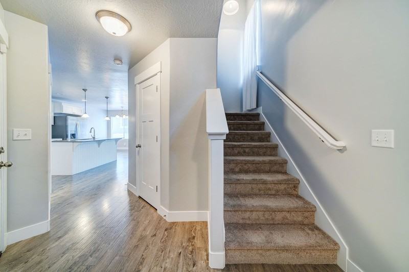664 N Fall Creek Dr - Photo 2 of 21