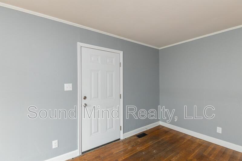 1729 Dallas St - Photo 4 of 28