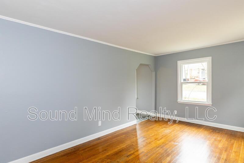 1729 Dallas St - Photo 5 of 28