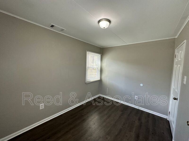 6874 Commander Rd - Photo 7 of 16