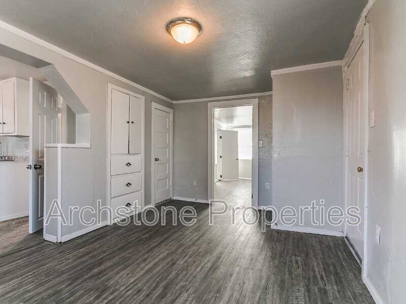 1233 N Grand Blvd - Photo 2 of 36