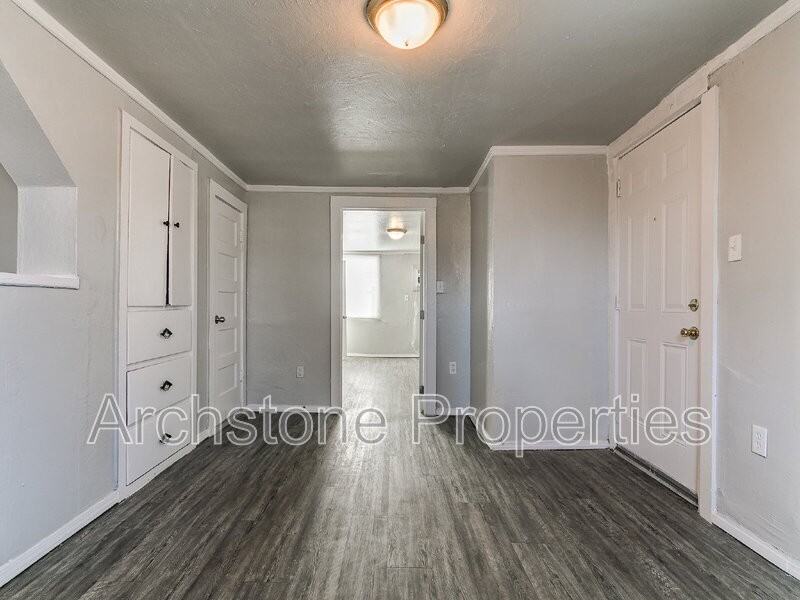 1233 N Grand Blvd - Photo 6 of 36