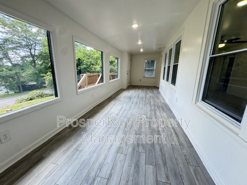 2353 Agnes Dr - Photo 4 of 14