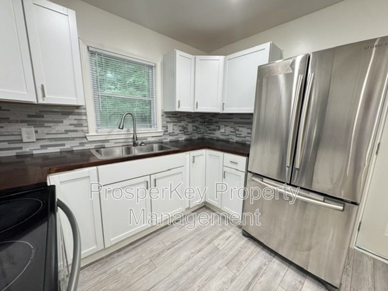 2353 Agnes Dr - Photo 7 of 14