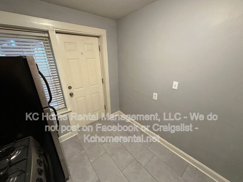 1112 W 41st Ter Apt 1e - Photo 6 of 19