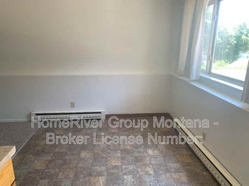 1818 Phillips St #4 - Photo 3 of 18