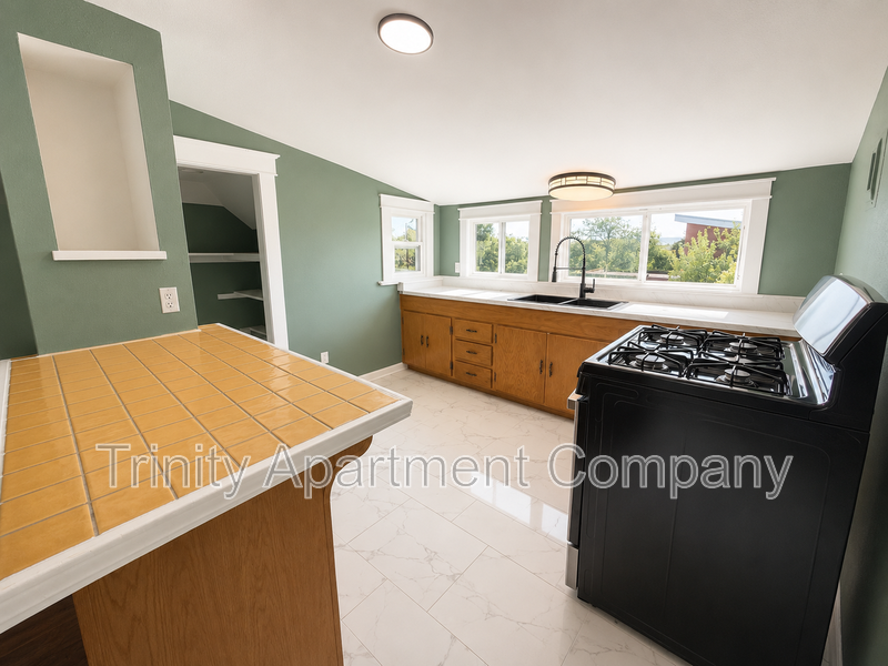 621 High St Se #C - Photo 5 of 8
