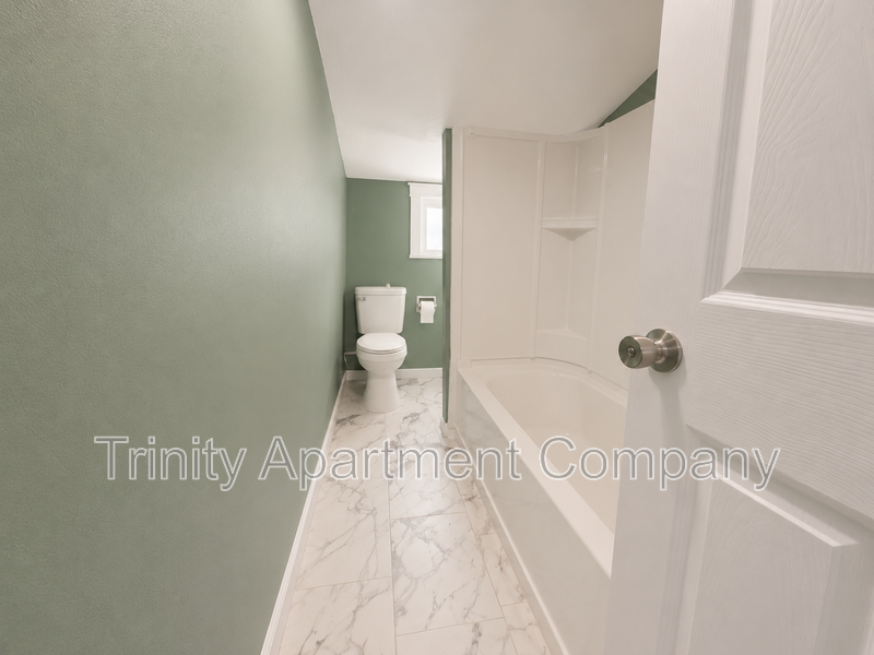 621 High St Se #C - Photo 7 of 8