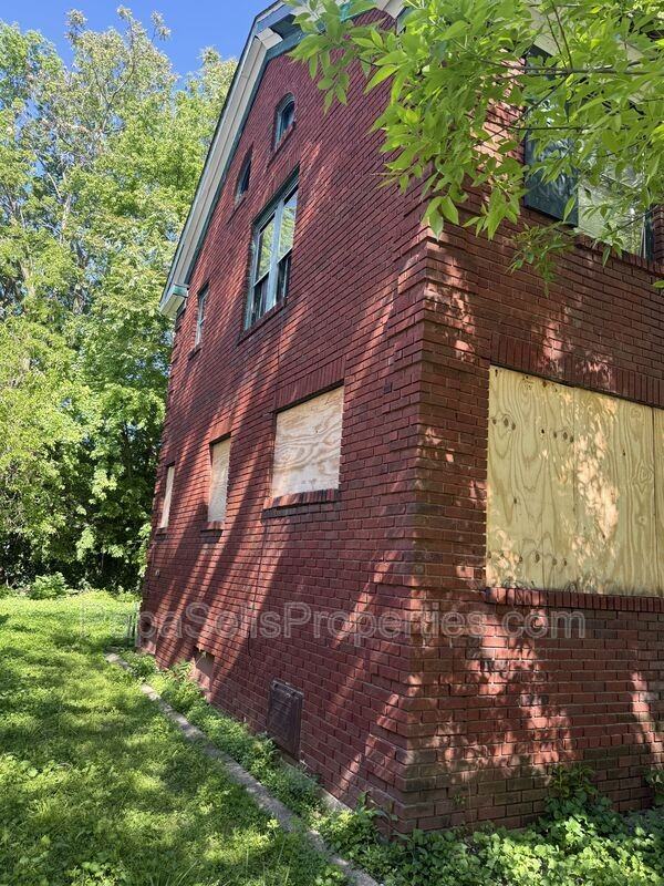 1665 N Union St - Photo 4 of 20