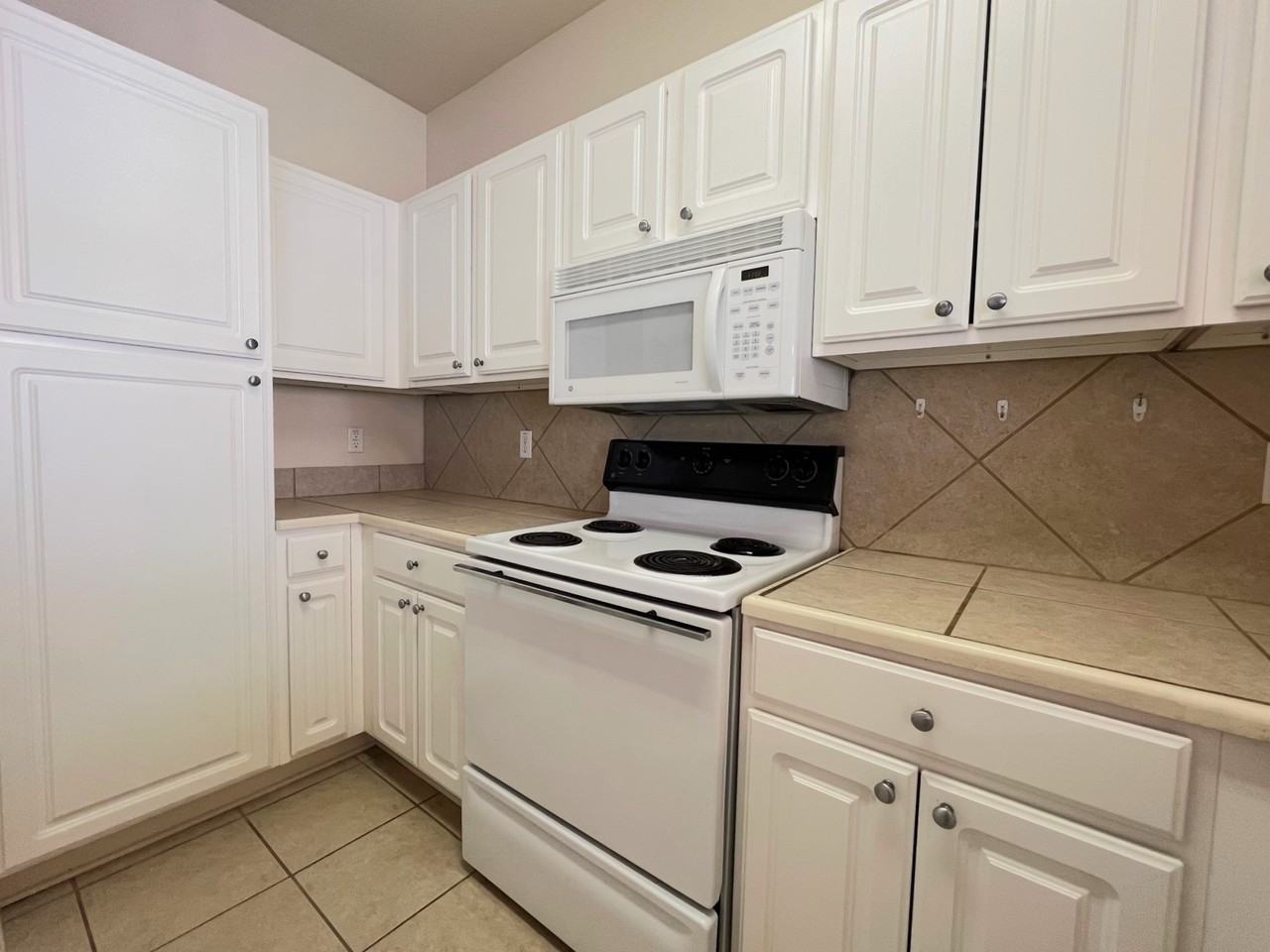 5163 Etta St #7A - Photo 3 of 9