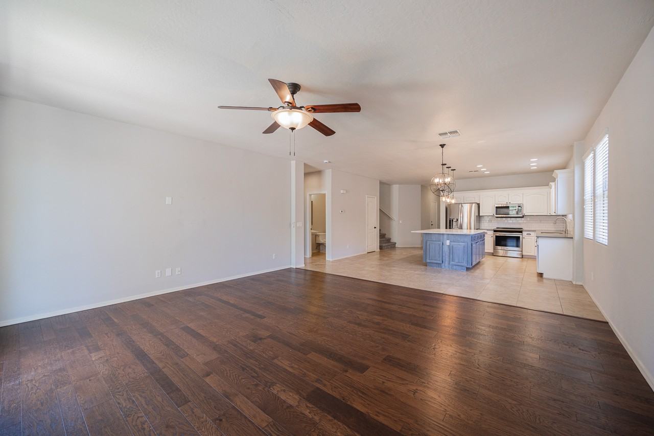 1861 E Patrick Ln - Photo 7 of 38