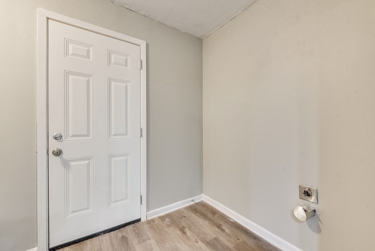 5010 Wildbriar Dr - Photo 4 of 21