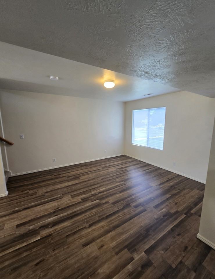 593 Sw - Photo 4 of 11