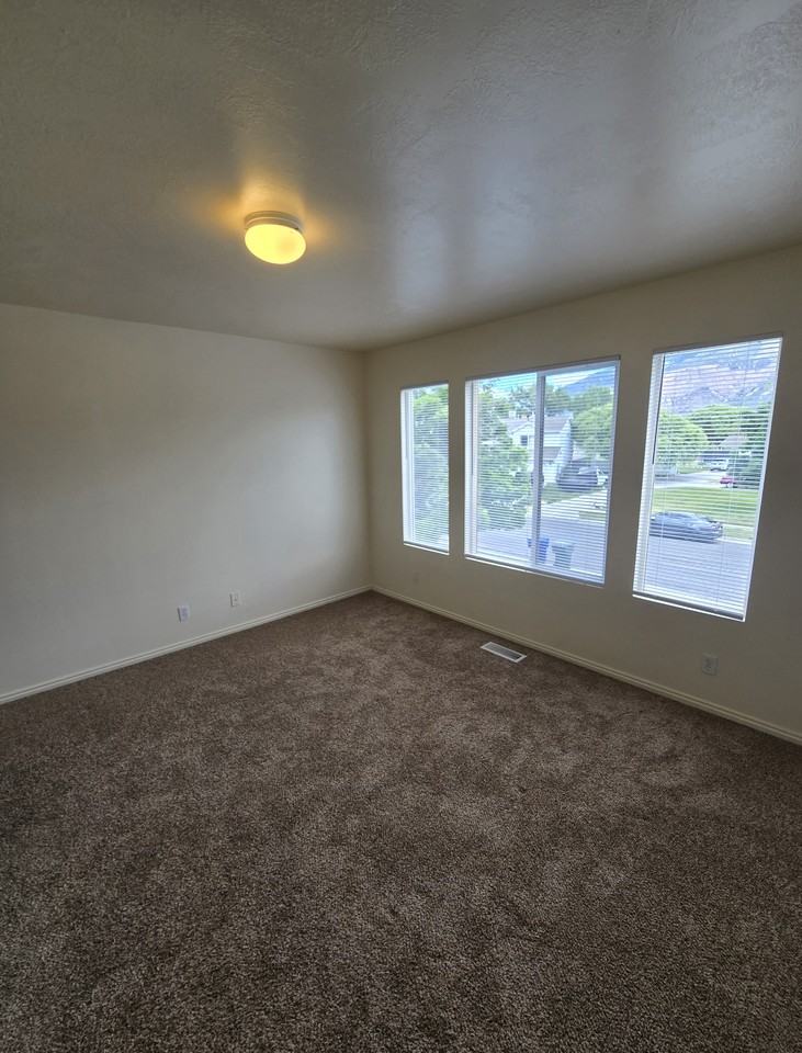 593 Sw - Photo 5 of 11