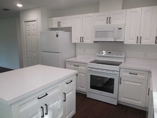 10313 Usher St - Photo 5 of 19