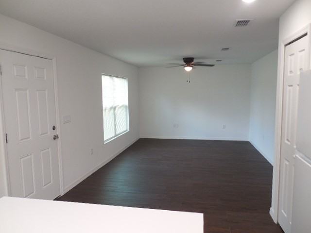 10313 Usher St - Photo 6 of 19