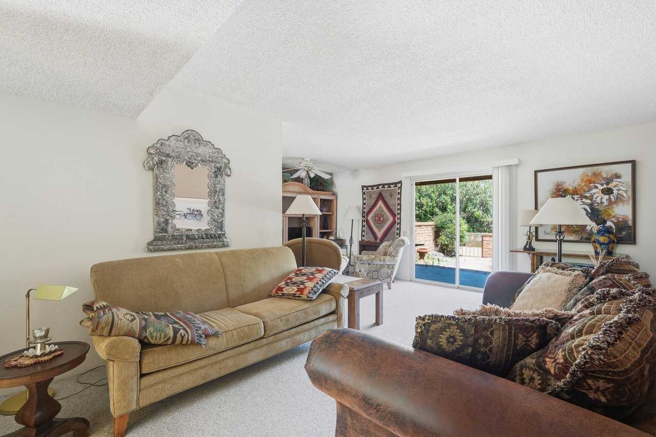 1310 S Desert Meadows Cir - Photo 6 of 29