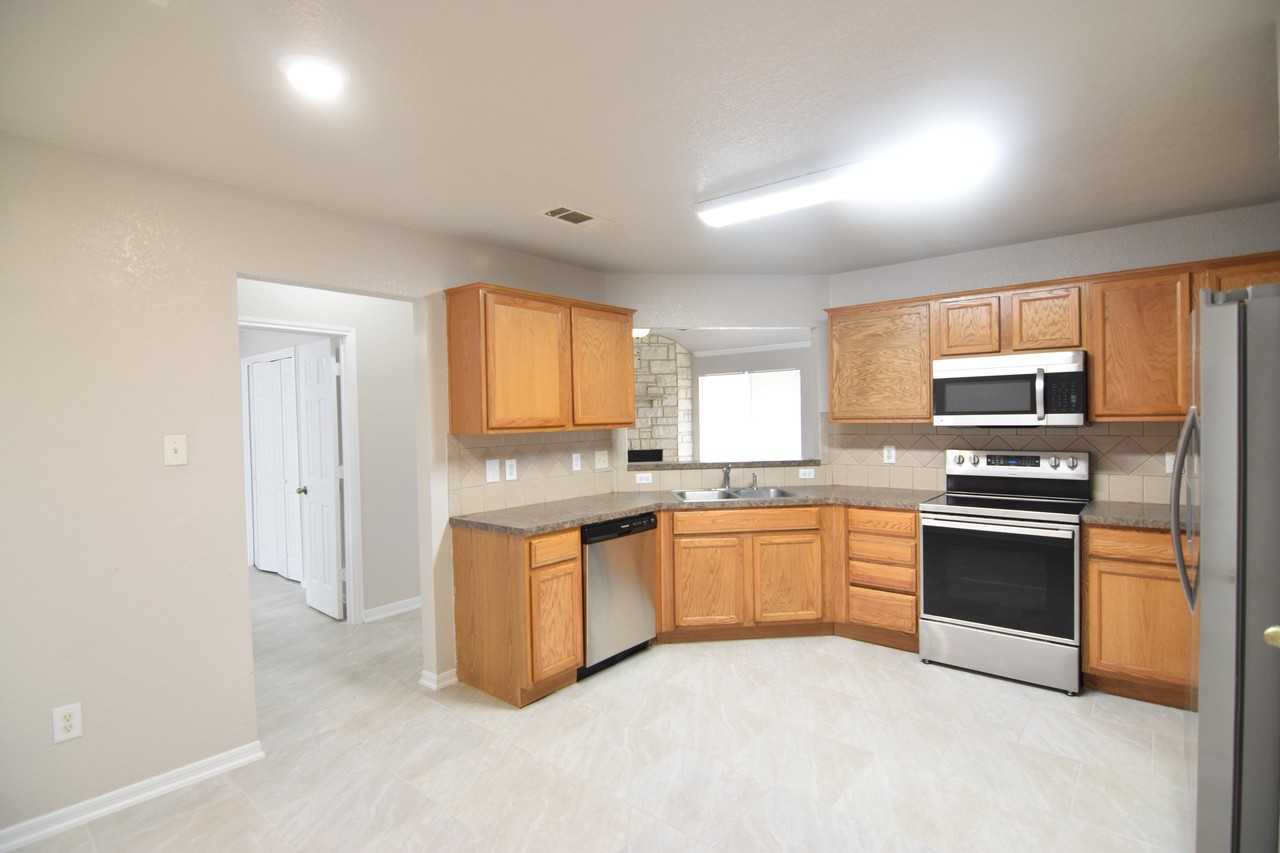 2403 Jake Dr - Photo 5 of 21