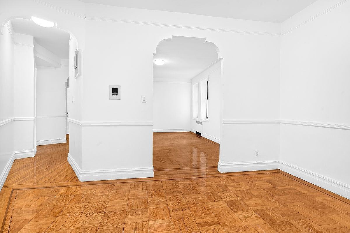 71 Ocean Pkwy #3B - Photo 4 of 7