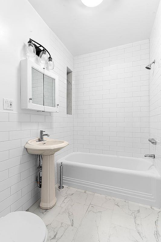 71 Ocean Pkwy #3B - Photo 5 of 7