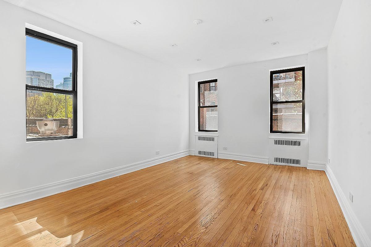 72 Orange St #2D - Photo 3 of 6
