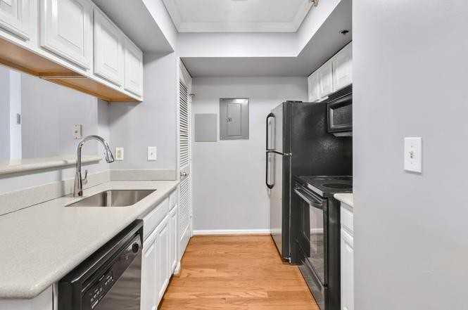 795 Hammond Dr - Photo 6 of 11