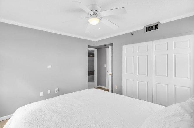 795 Hammond Dr - Photo 4 of 11