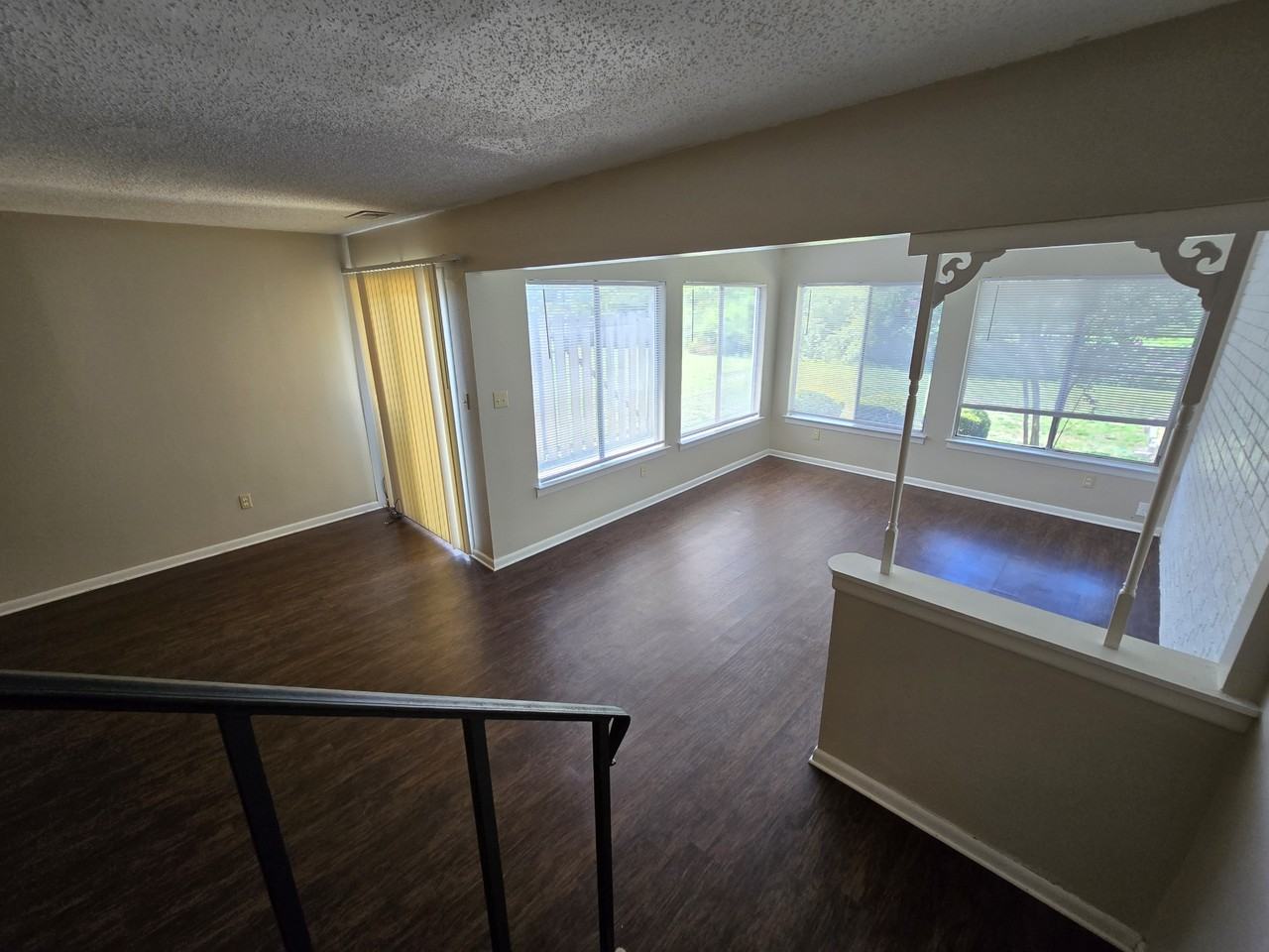 4828 Huron Dr - Photo 4 of 21