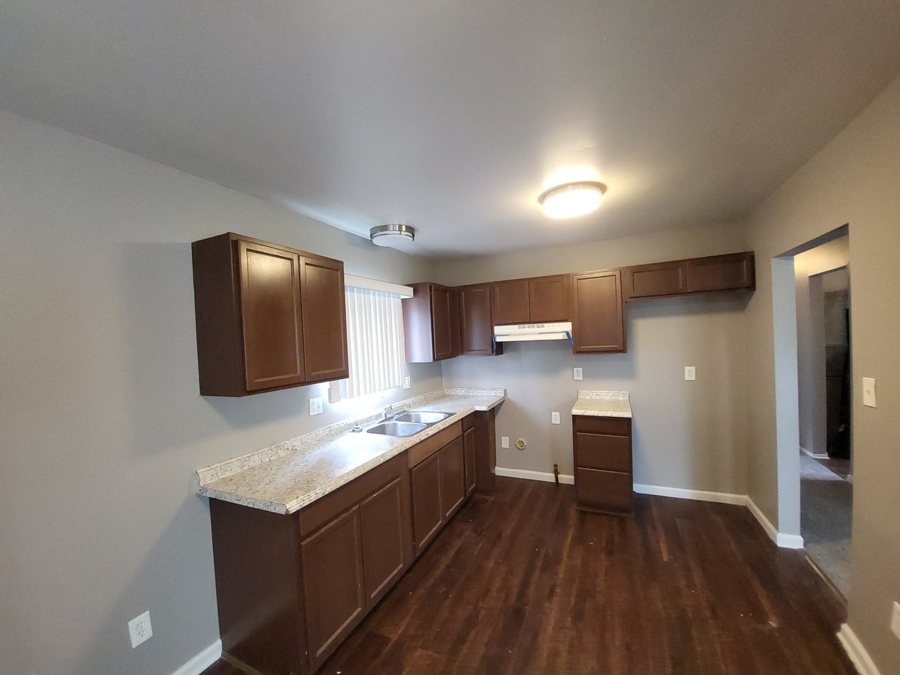 8509 Paige Ave - Photo 7 of 13