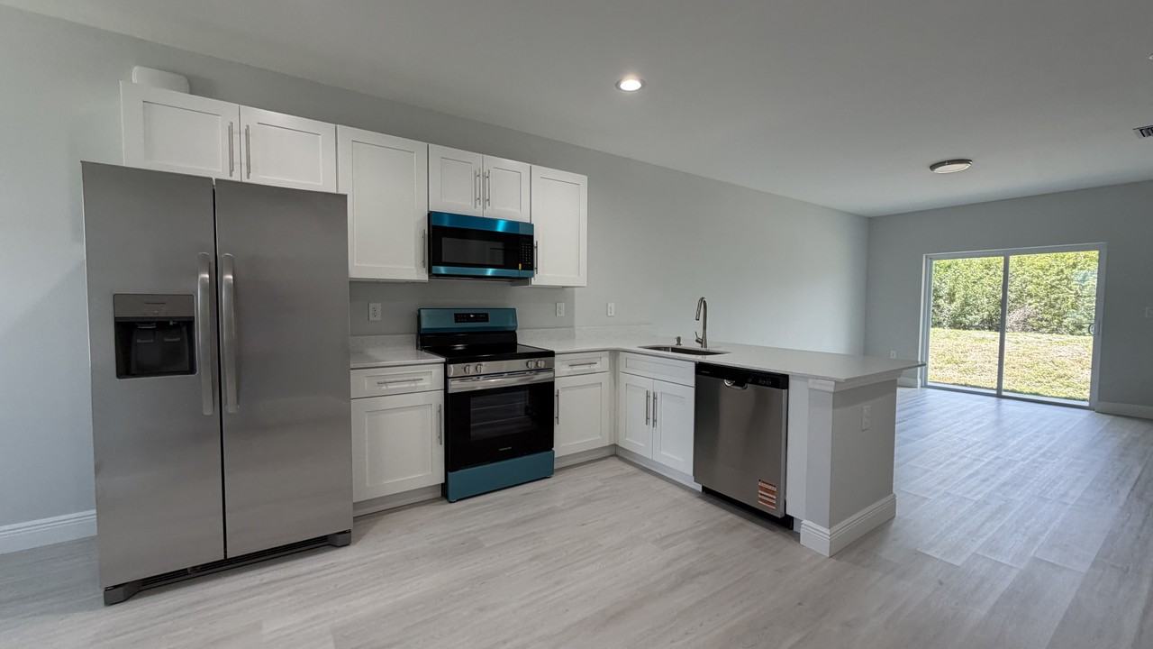 11225 Pendleton Ave - Photo 2 of 7
