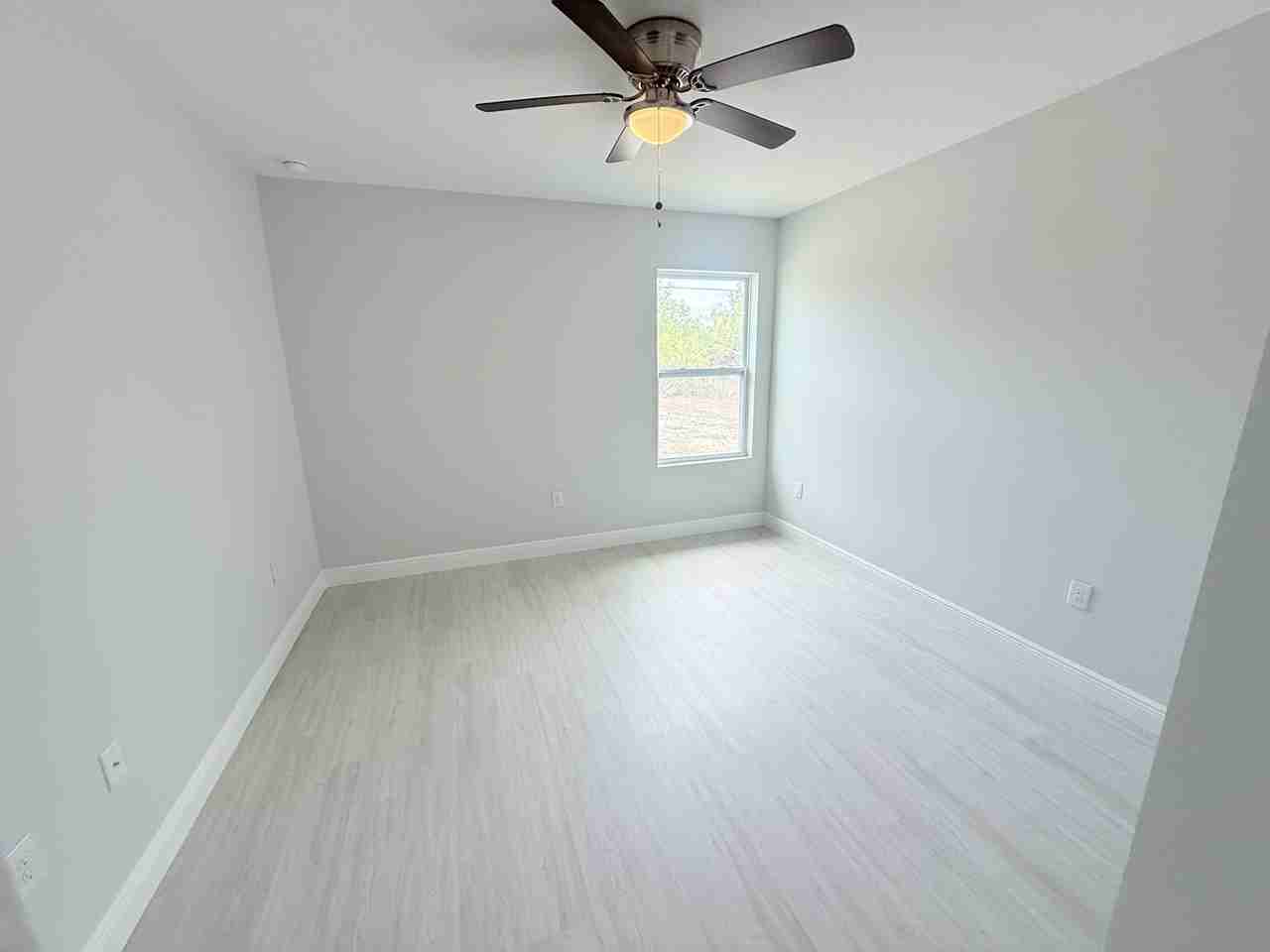 11225 Pendleton Ave - Photo 3 of 7