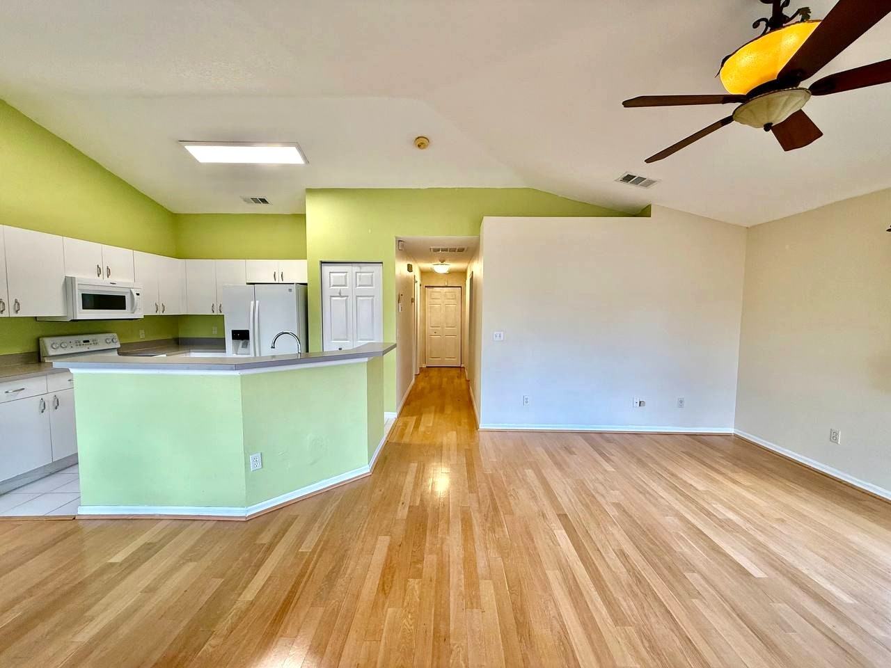 6807 Kingston Dr - Photo 3 of 21