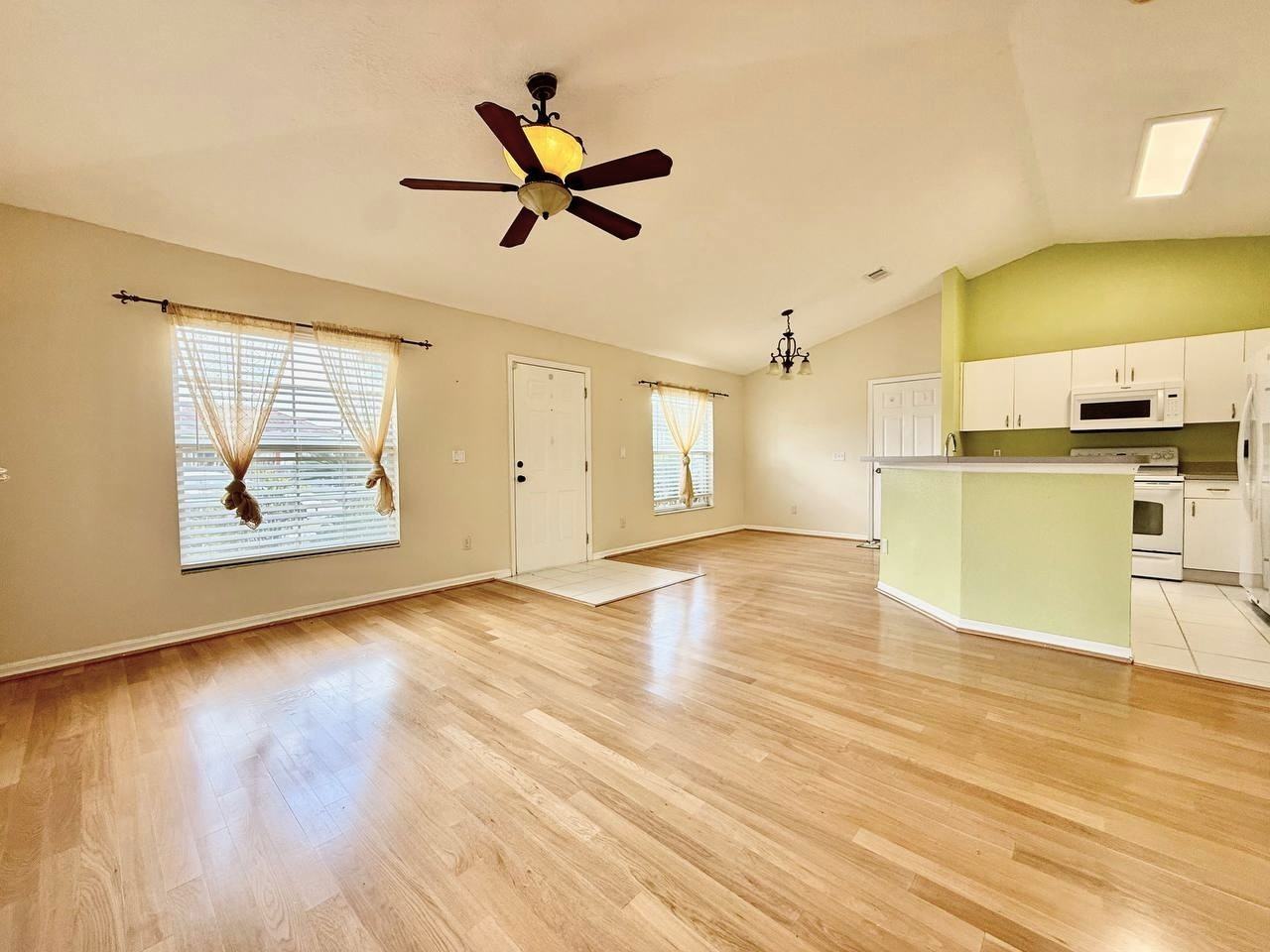 6807 Kingston Dr - Photo 5 of 21